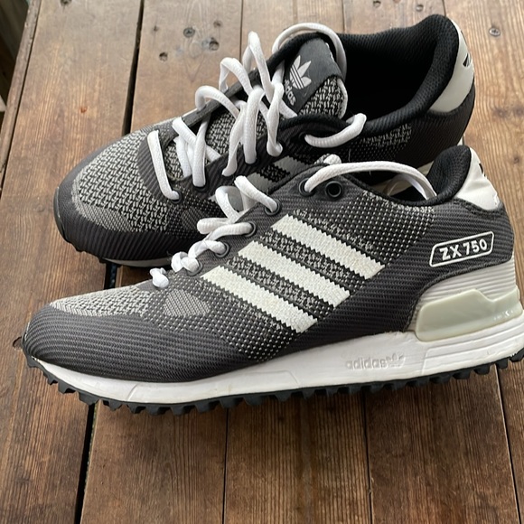 Like new Adidas ZX750 US size 6 (see description) - Picture 2 of 6